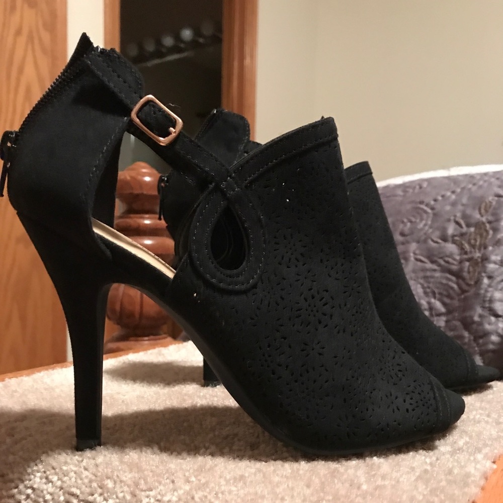 LC heels - Picture 2 of 3